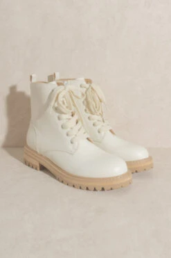 Lace Up Combat Boots With Lug Sole-White