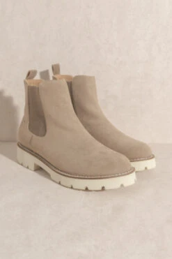 Chelsea Ankle Boots With Lug Sole-Latte Brown