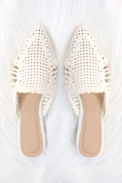 Raffia Pointy Toe Closed Toe Flat Mules Sandals Slides-White