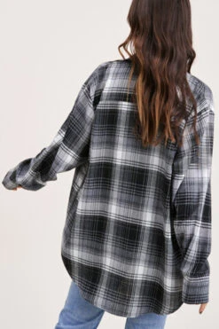 Long Sleeve Plaid Button Up Shirt-Black And White -LumiWear Store plaid shirt srt1310 smoke4