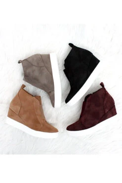 Perforated Wedge Sneakers-Black -LumiWear Store zoey allcolors2 4